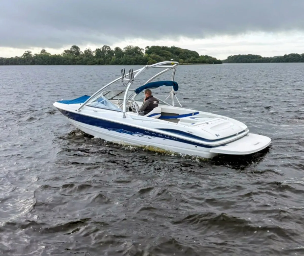Maxum 1900 sr3 bowrider speedboat - Image 2