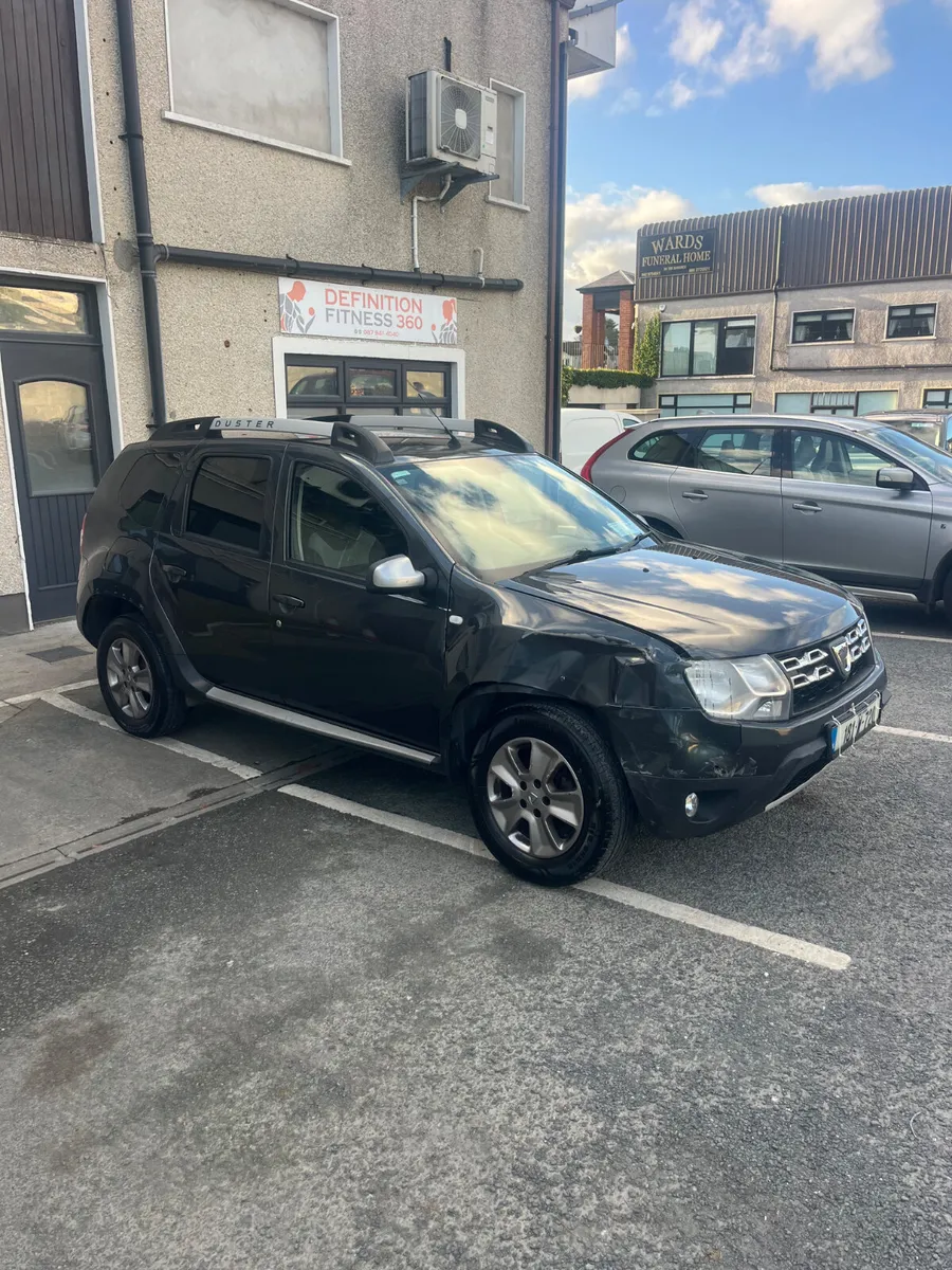18 dacia duster  diesel - Image 2