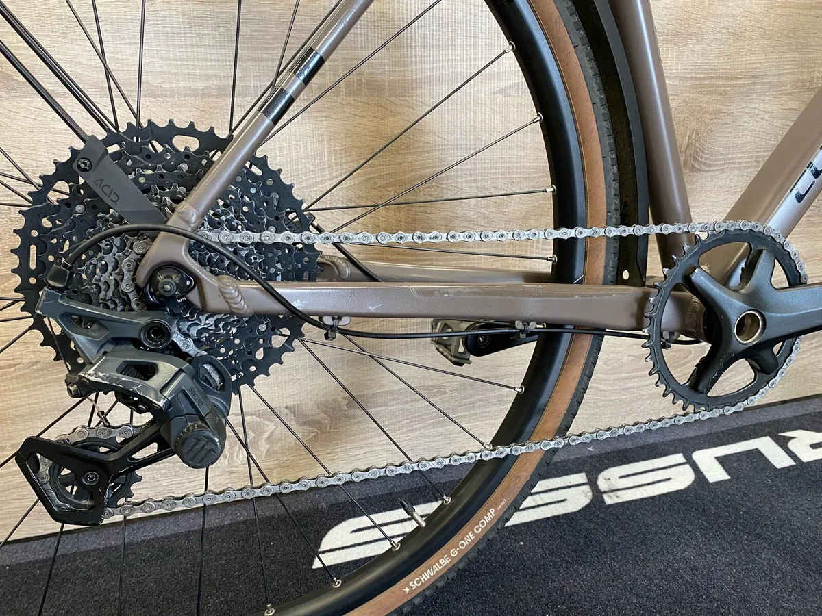 Cube nuroad (like new) gravel bike - Image 3