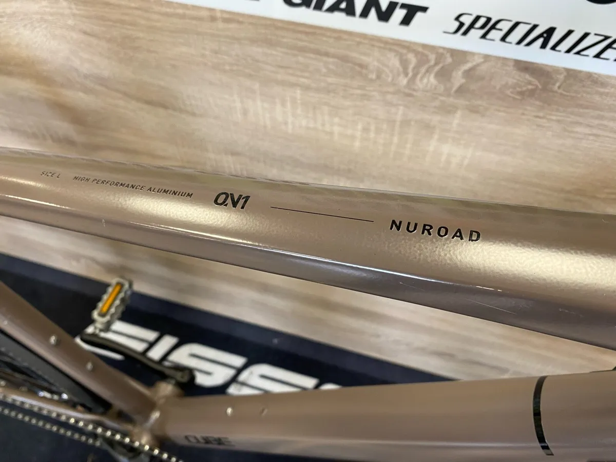Cube nuroad (like new) gravel bike - Image 4