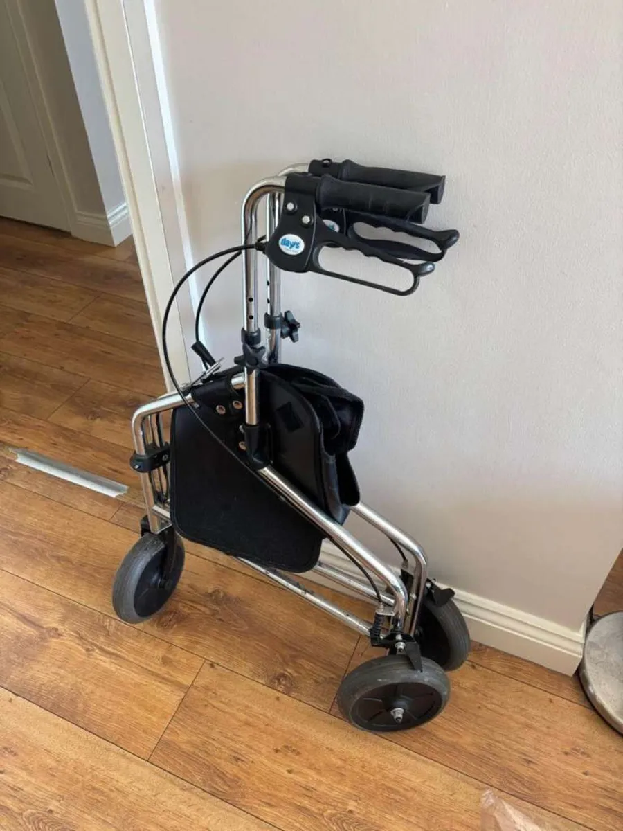 1/2 Price walker rollator Ballincollig Blackpool - Image 2