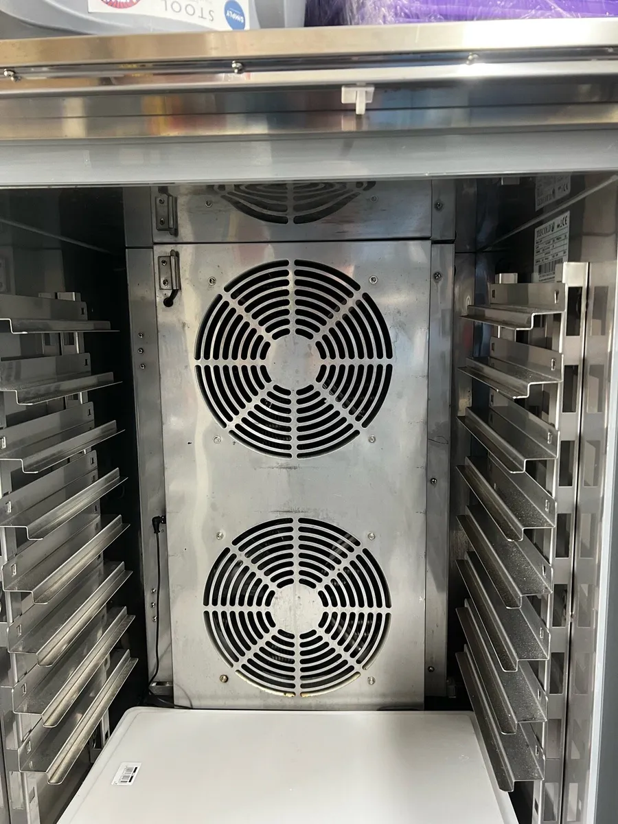 10 grid Blast chiller (needs gas) - Image 3