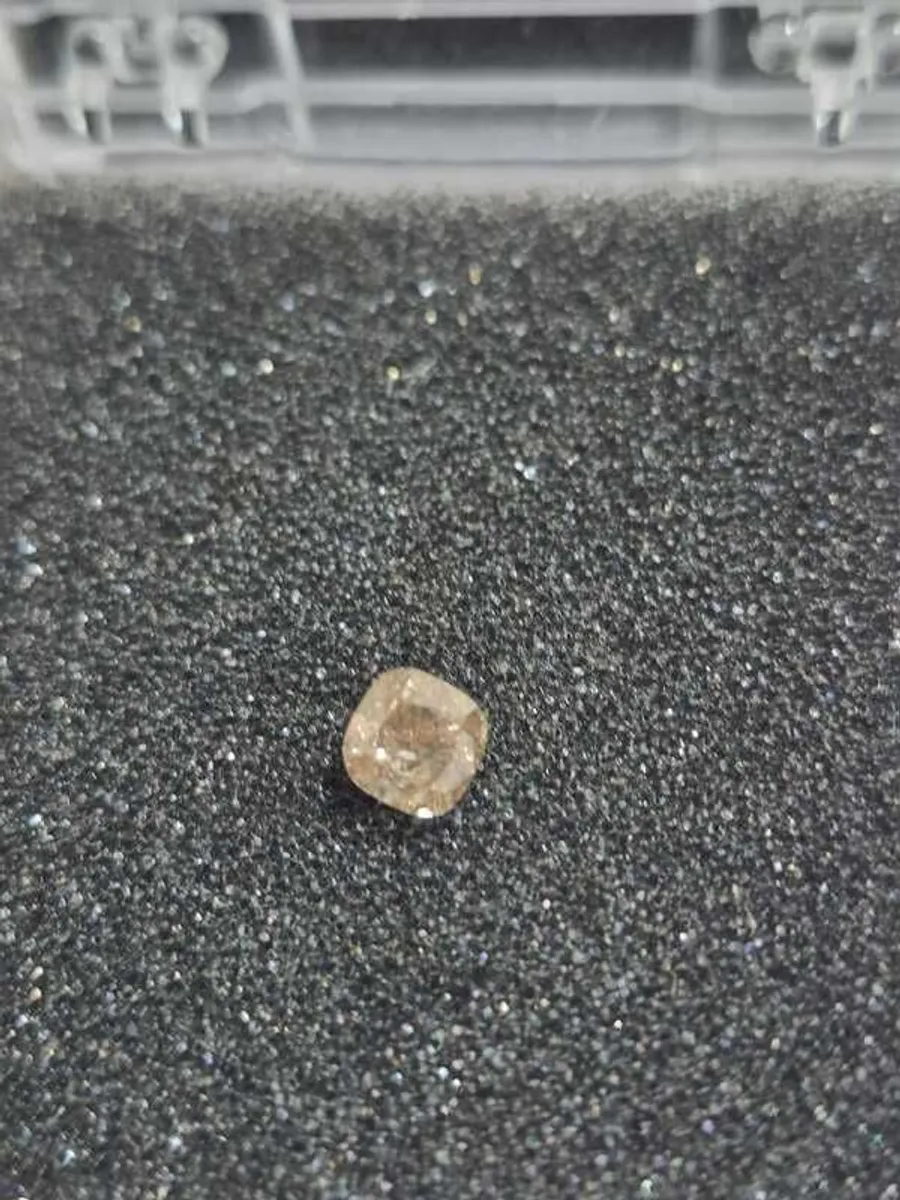 Natural 1.00 ct Fancy Pinkish Brown Cushion Diamond - Image 1