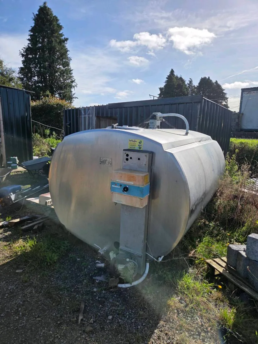 Water tank - Image 1