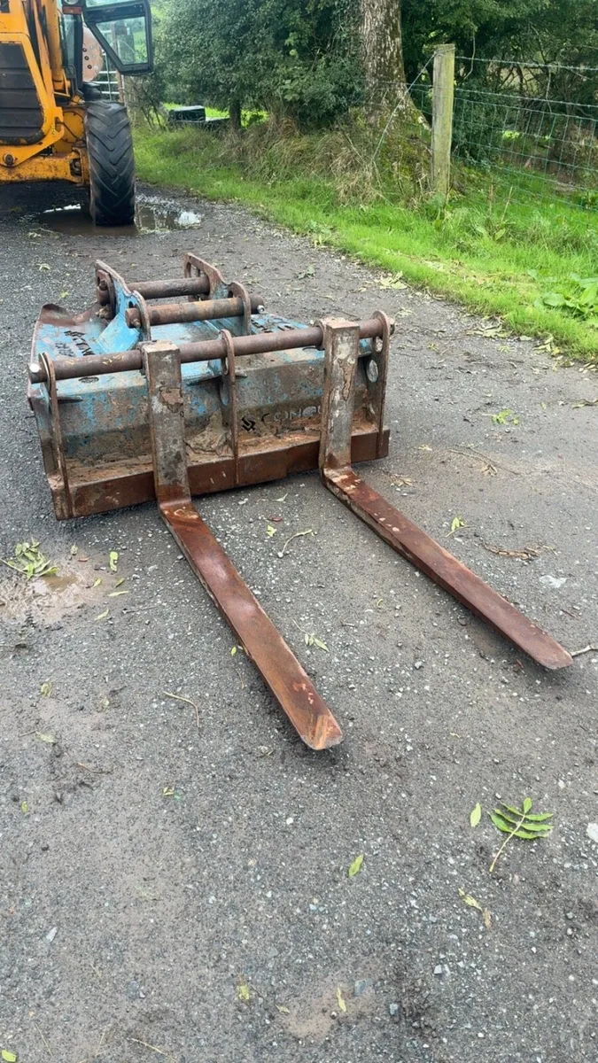 Conquip digger pallet toes - Image 2