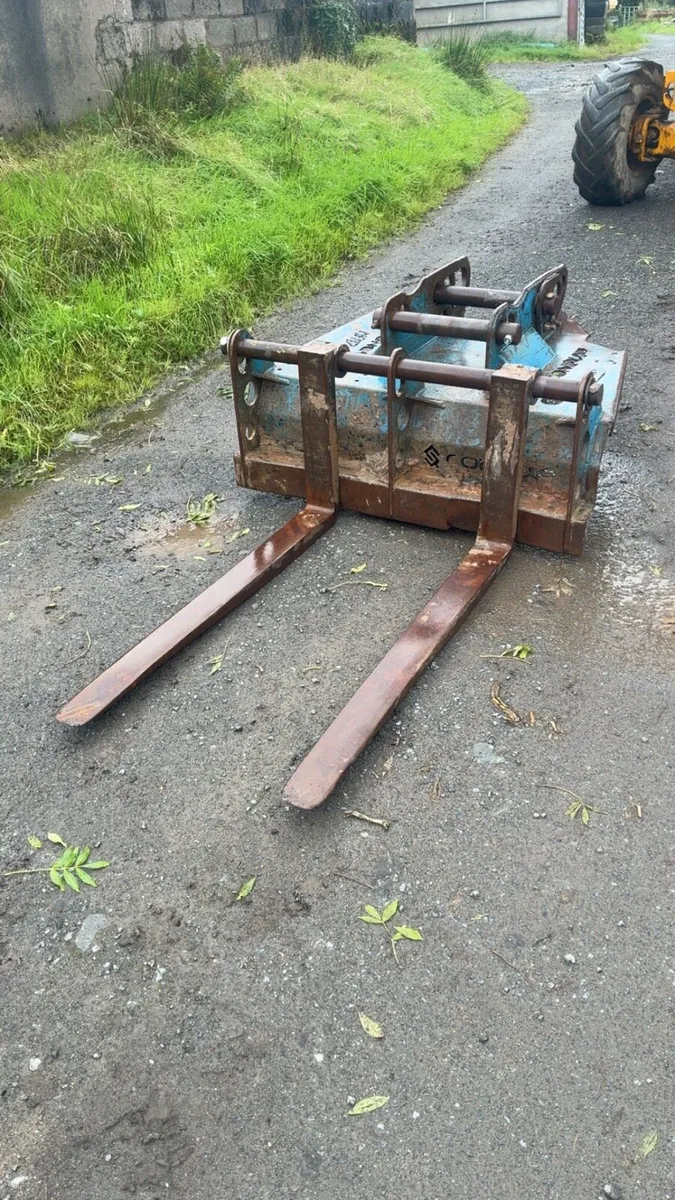 Conquip digger pallet toes - Image 1