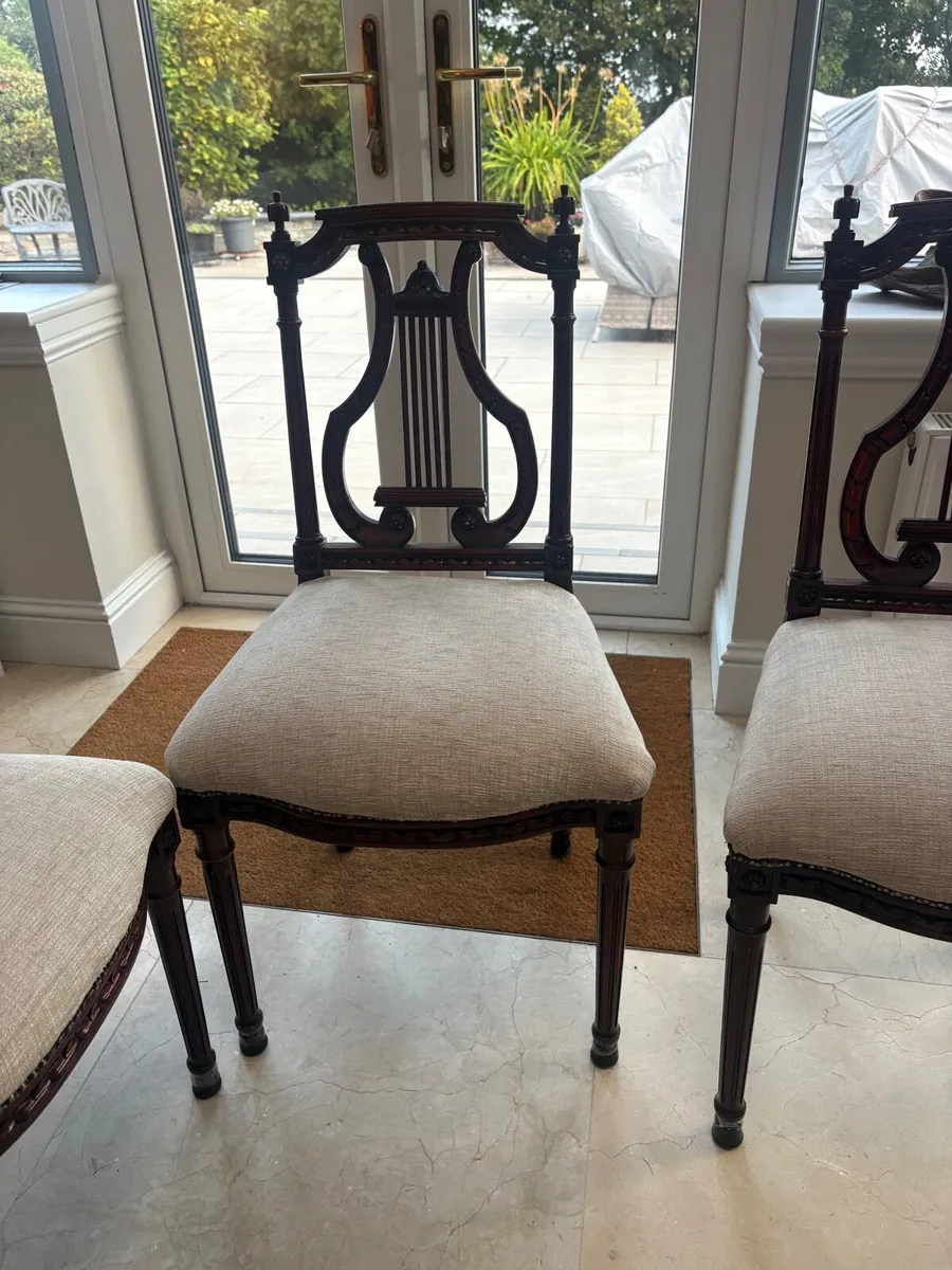 Set of six vintage carved harp back dining chairs - Image 4
