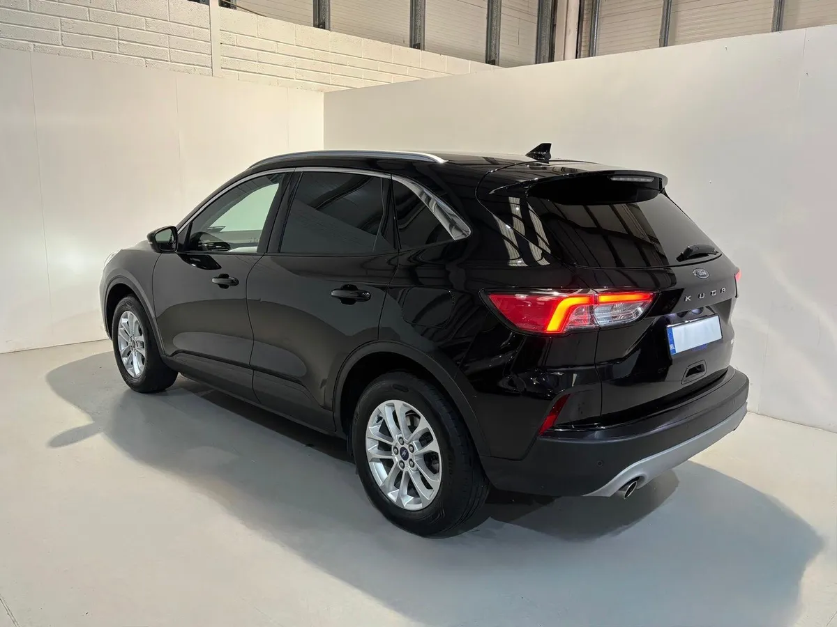 Ford Kuga Titanium Commercial - Image 3
