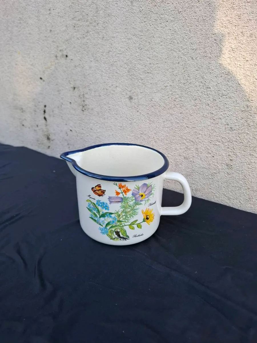 Enamel jug postage possible - Image 1