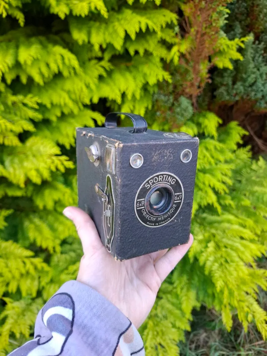 Sporting old camera postage possible