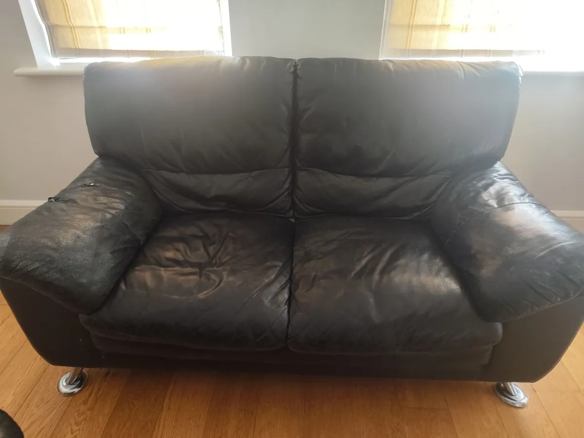 Leather couches - Image 2
