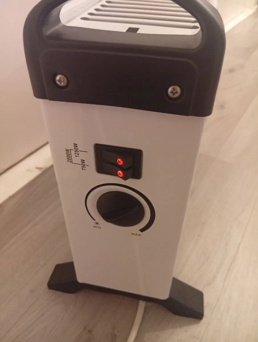 Convector Heater 2kw 3months old - Image 3