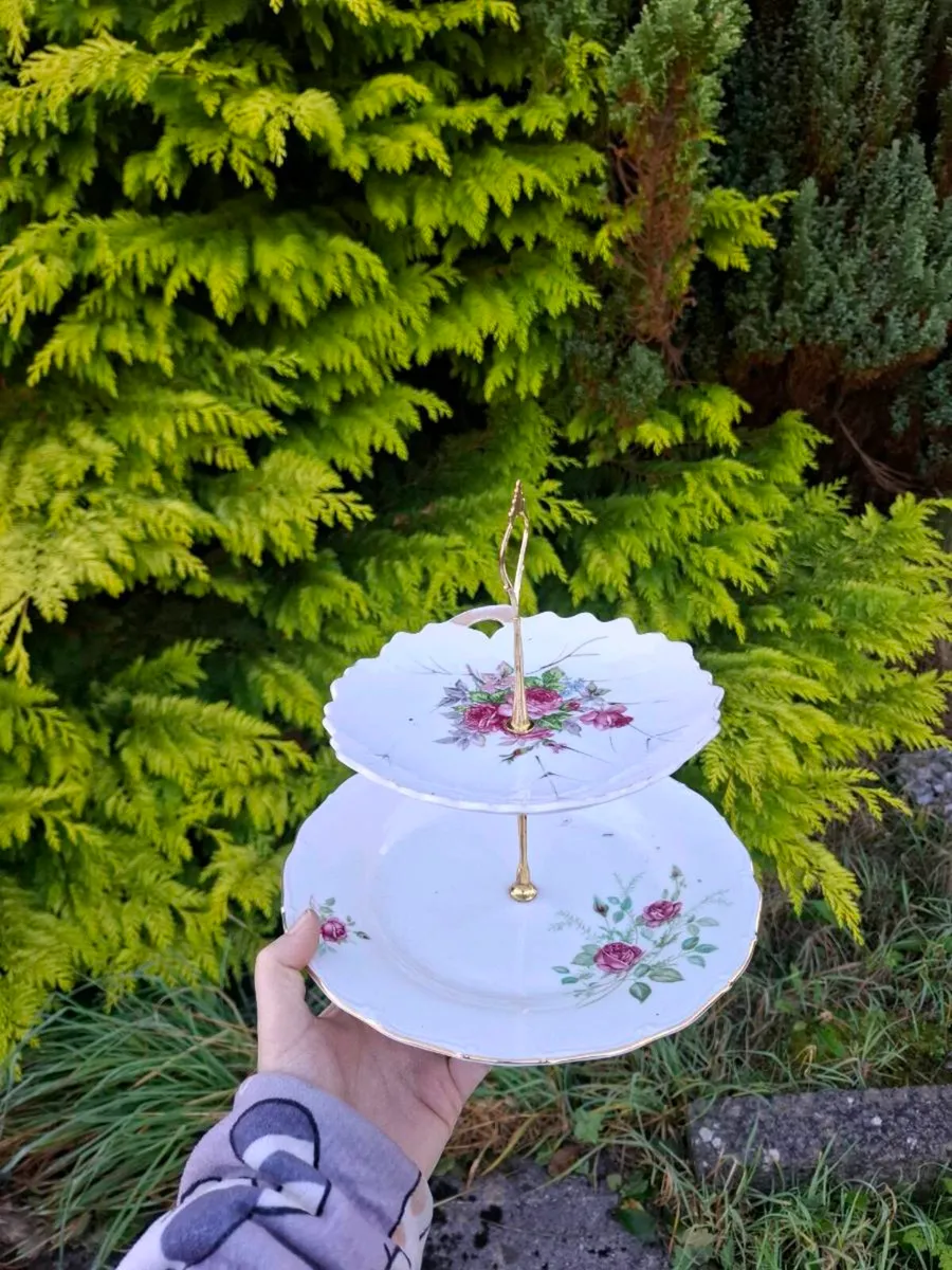 Rose hand drill cake stand postage possible