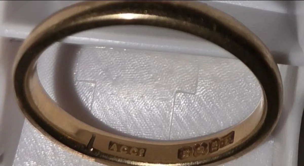 1910 18ct  Victorian wedding Ring - Image 2