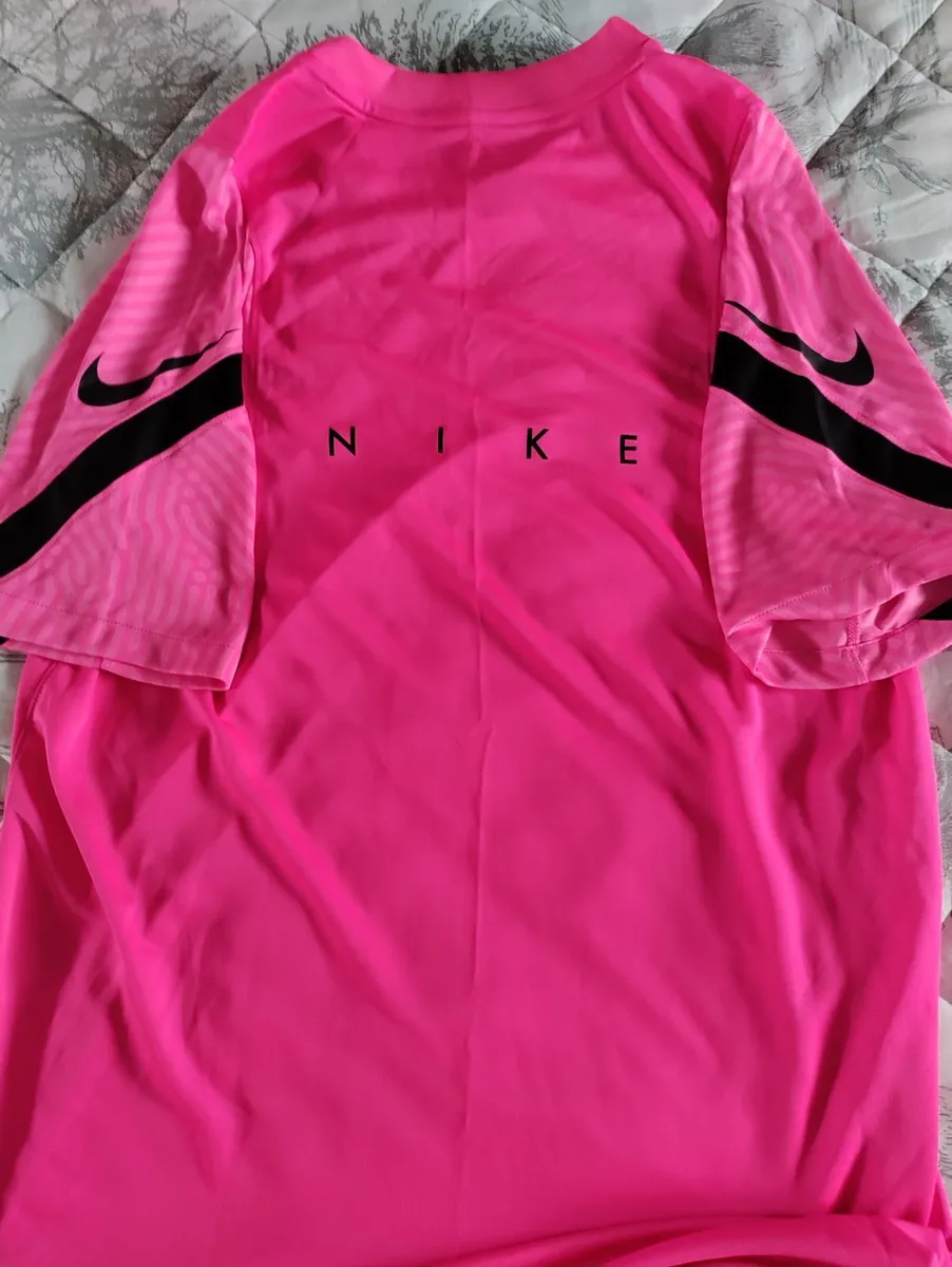 Nike Running Dri Fit shirt L New - Image 1