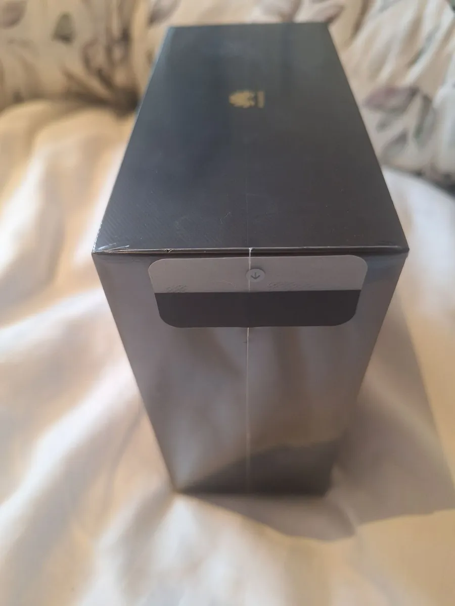 Factory Sealed/New Huawei Watch Ultimate 2 - Image 2