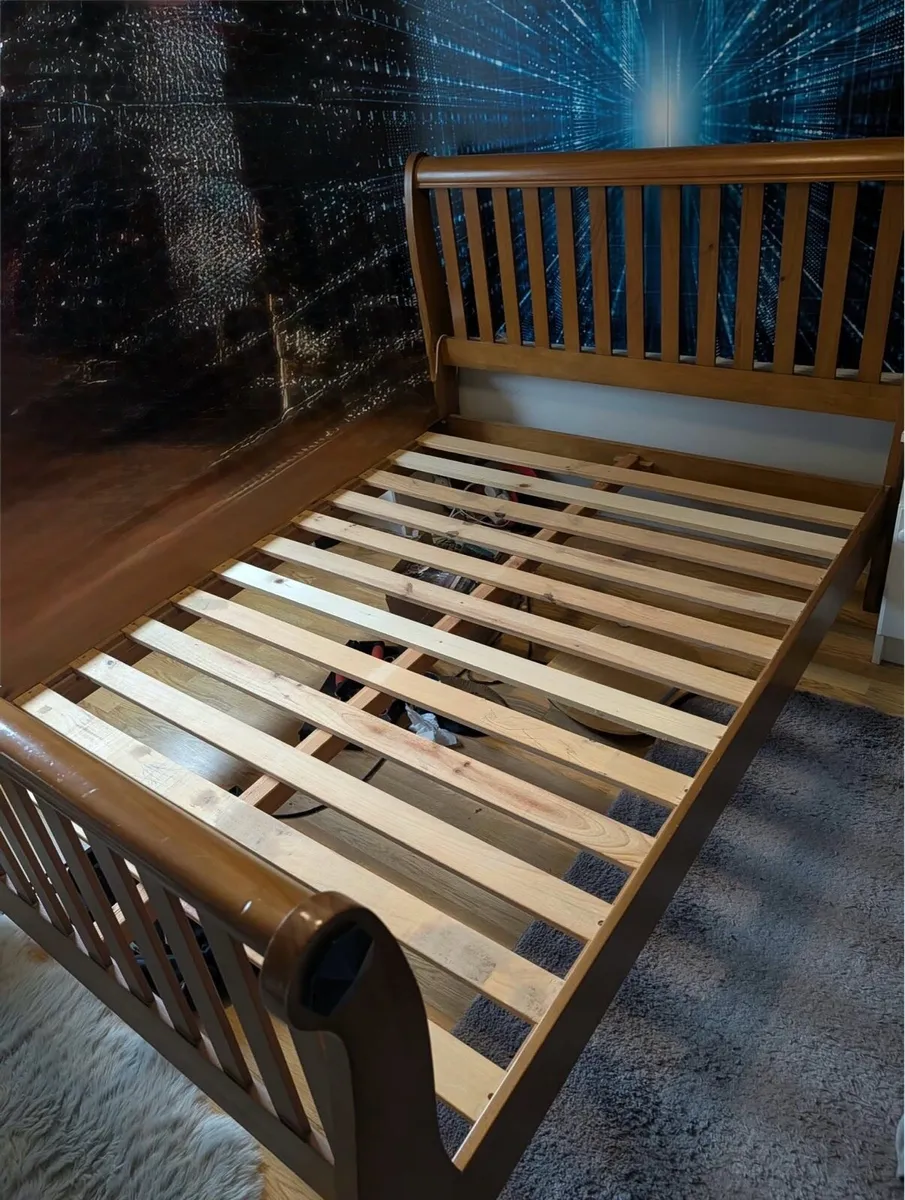 Double Bed & Lockers - Image 2
