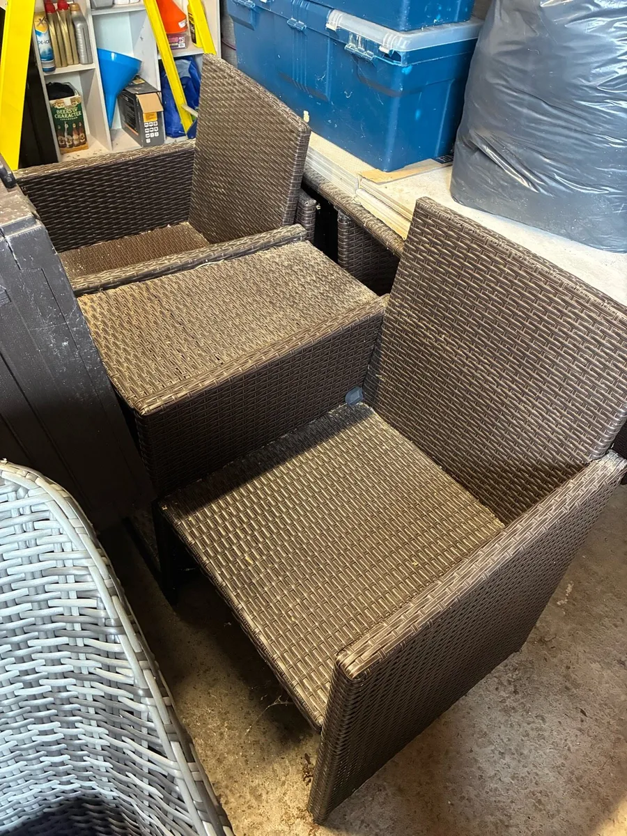 Outdoor furniture - Image 2