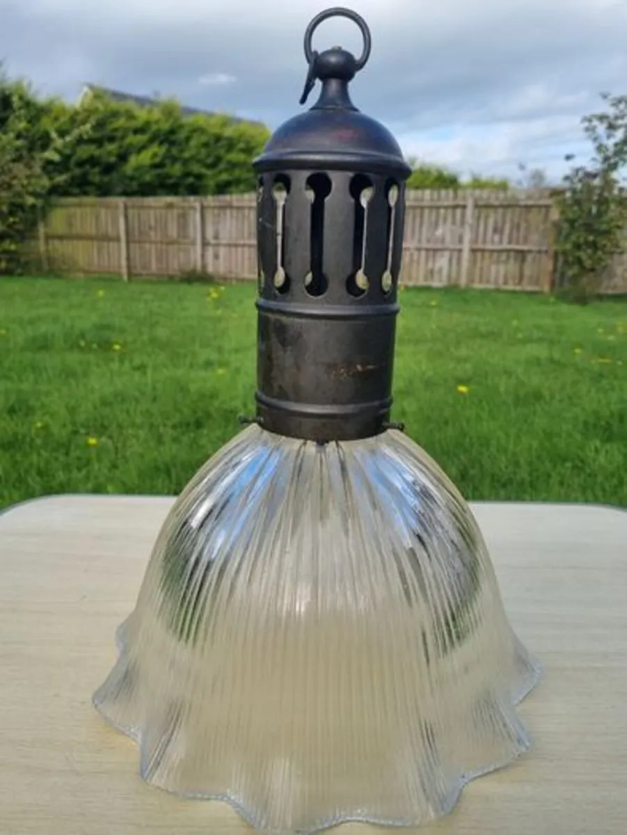 Original hanging ceiling lamp with a ribbed shade - Image 3