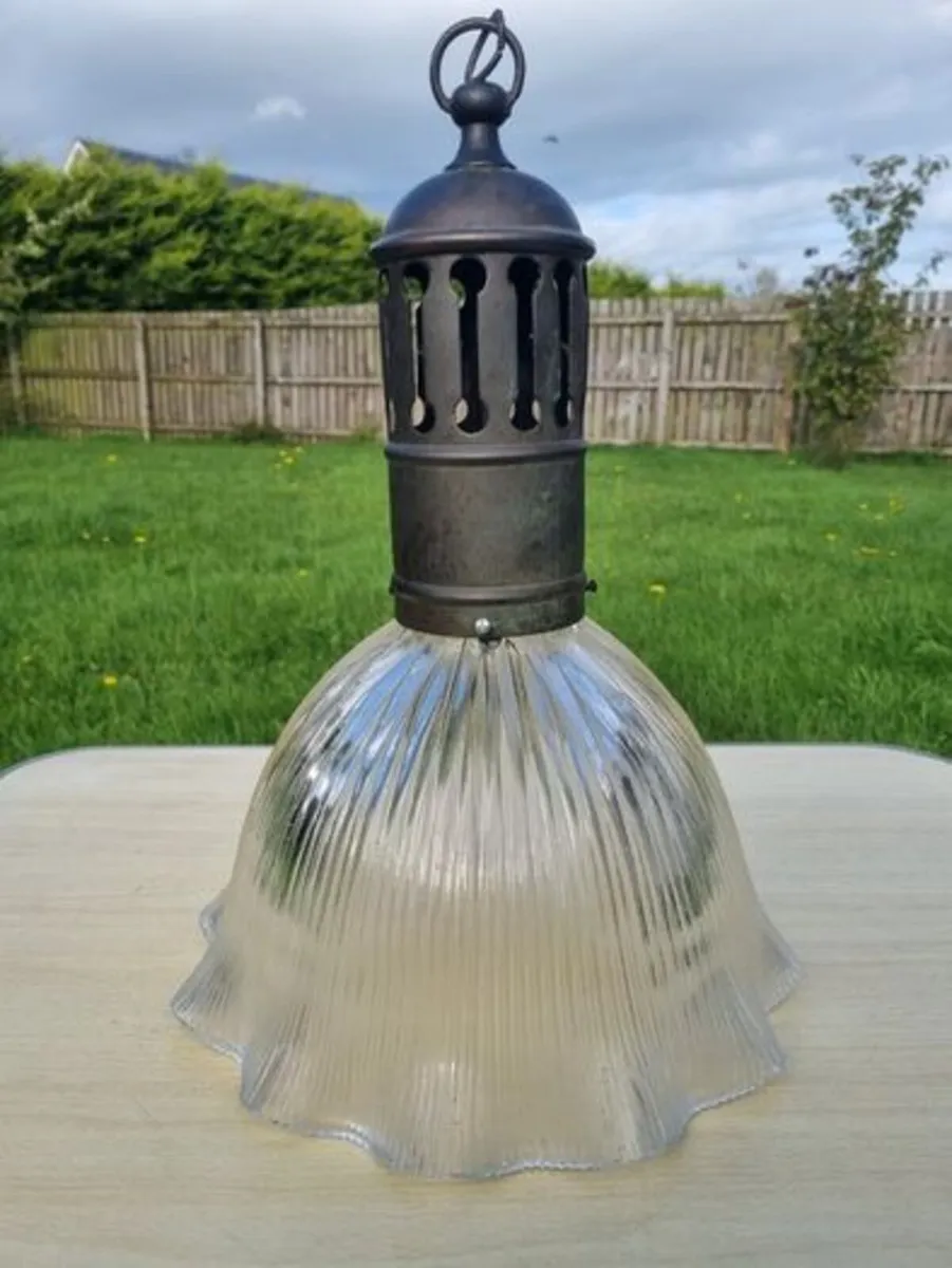 Original hanging ceiling lamp with a ribbed shade - Image 1