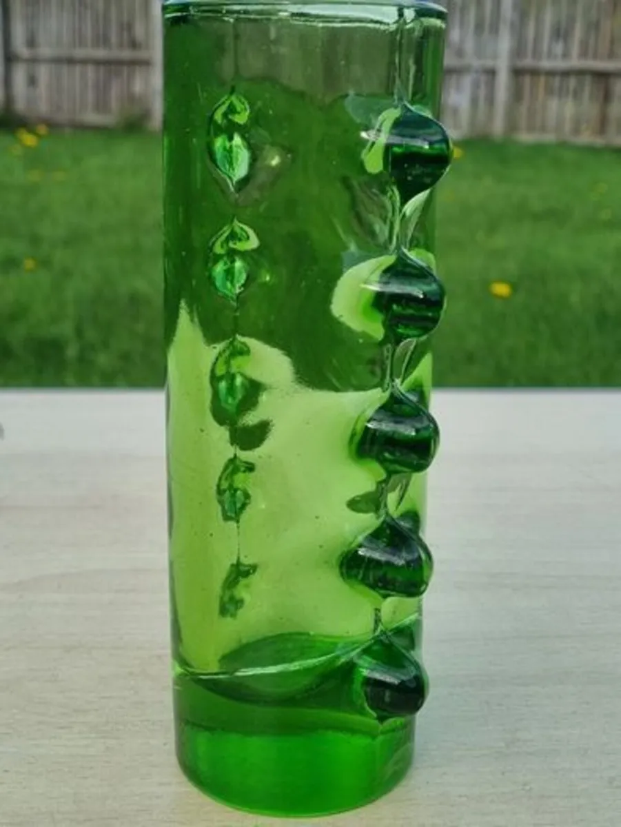 Polish art glass vase "Futura," designed by Dorst - Image 3