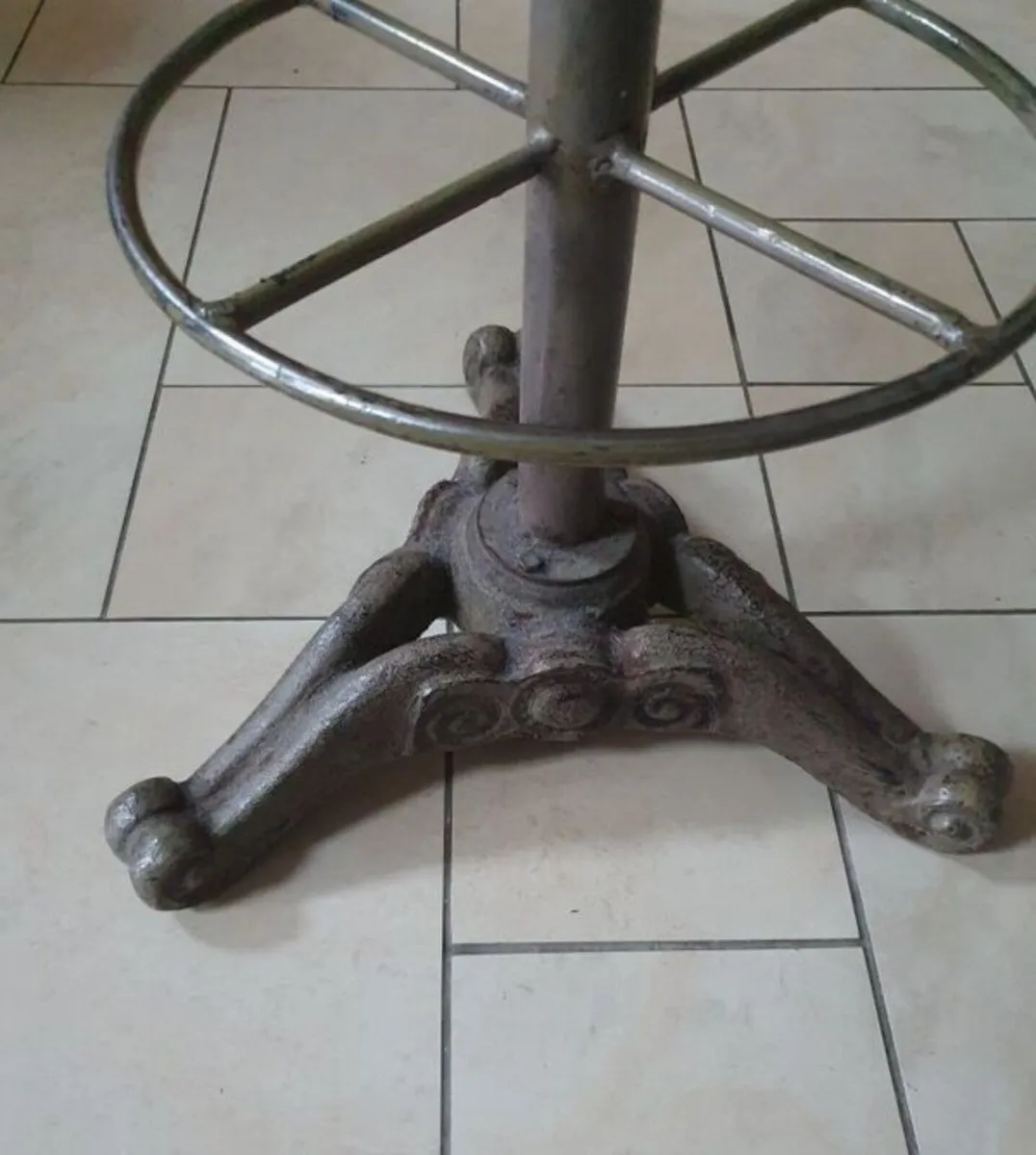 Tractor seat bar stool - Image 2