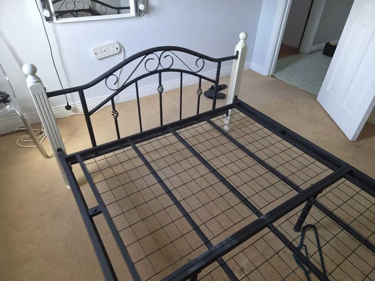 Double Bed x2 - Image 3
