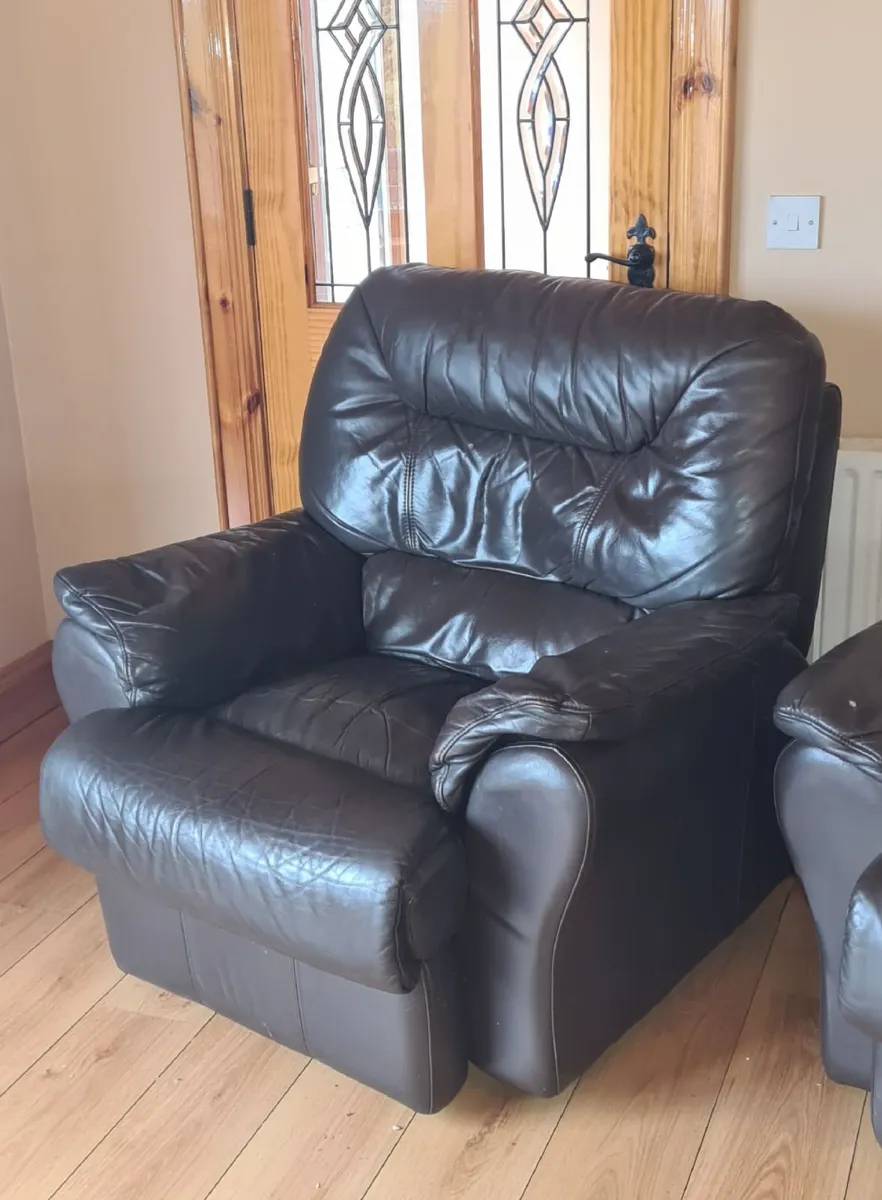 3 Piece Leather Reclining Sofa - Image 2