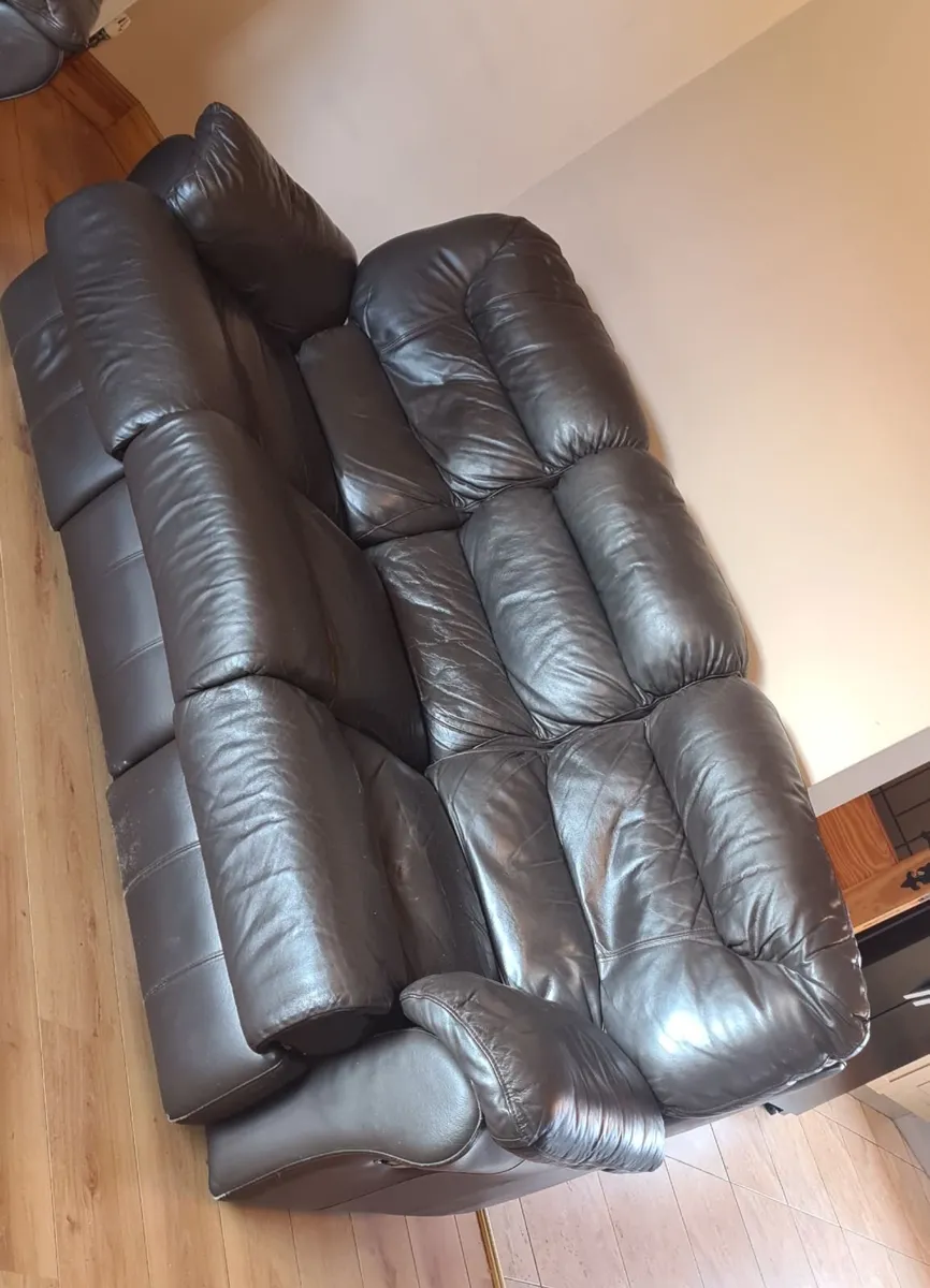 3 Piece Leather Reclining Sofa - Image 4