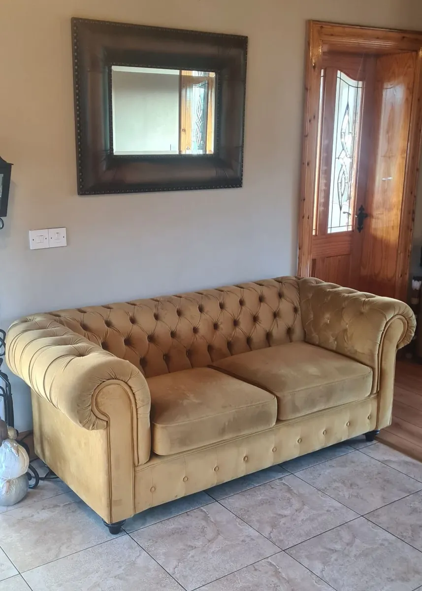 Chesterfield 3 seater sofa - Image 1