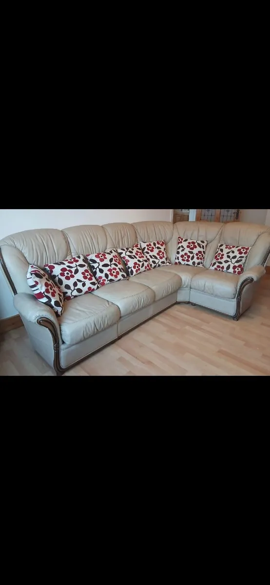 Leather corner Sofa - Image 2