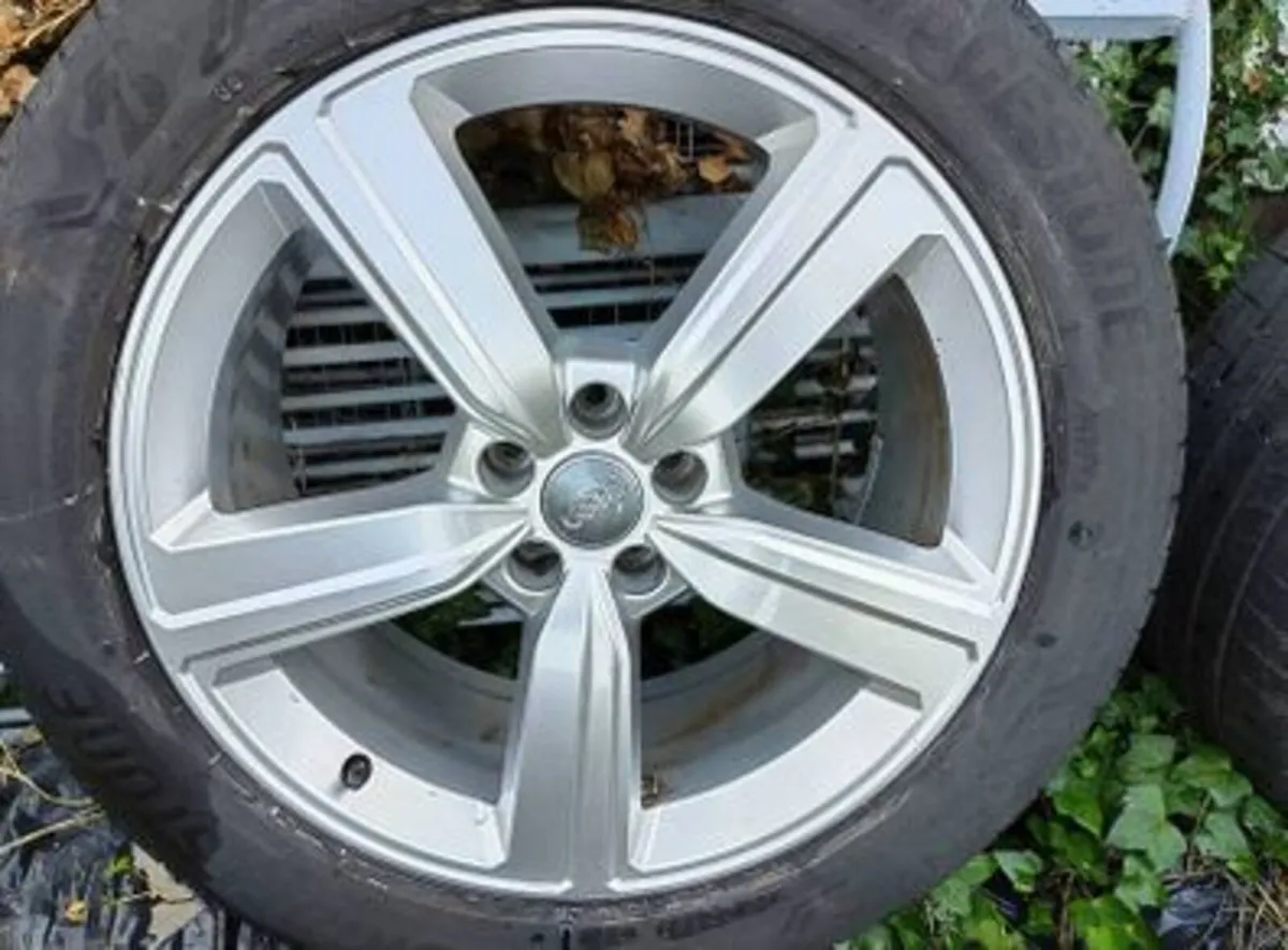 Audi Alloys 20 inch Original- 4 Bridgestone tyres