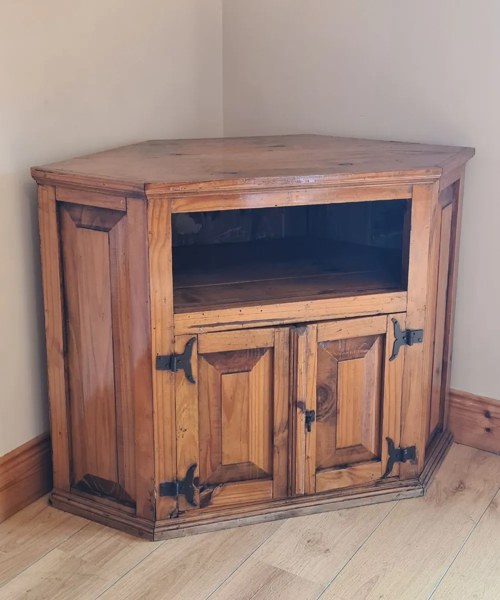 Rustic Bedroom Furniture Set - Image 2