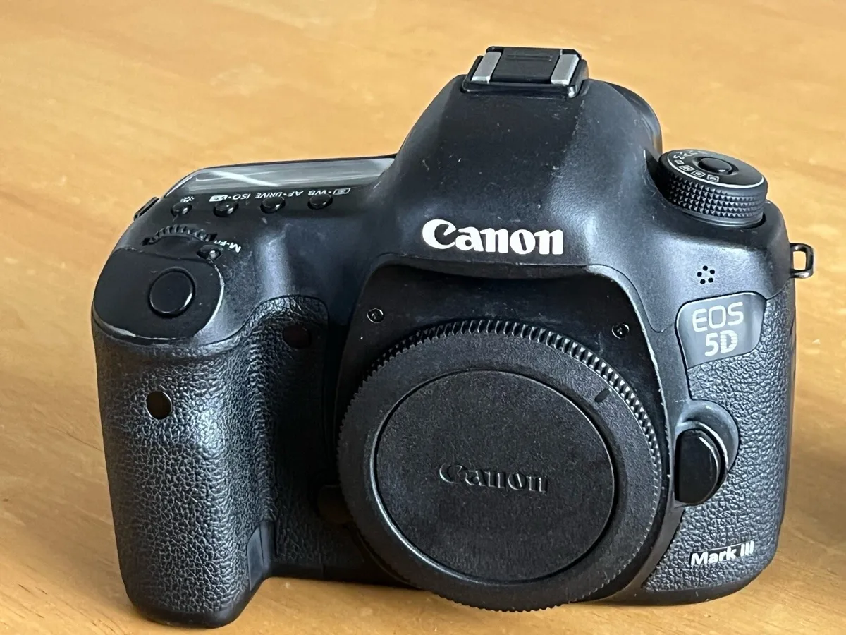 Canon 5D Mark 3 with 17-40mm f/4 L lens - Image 3