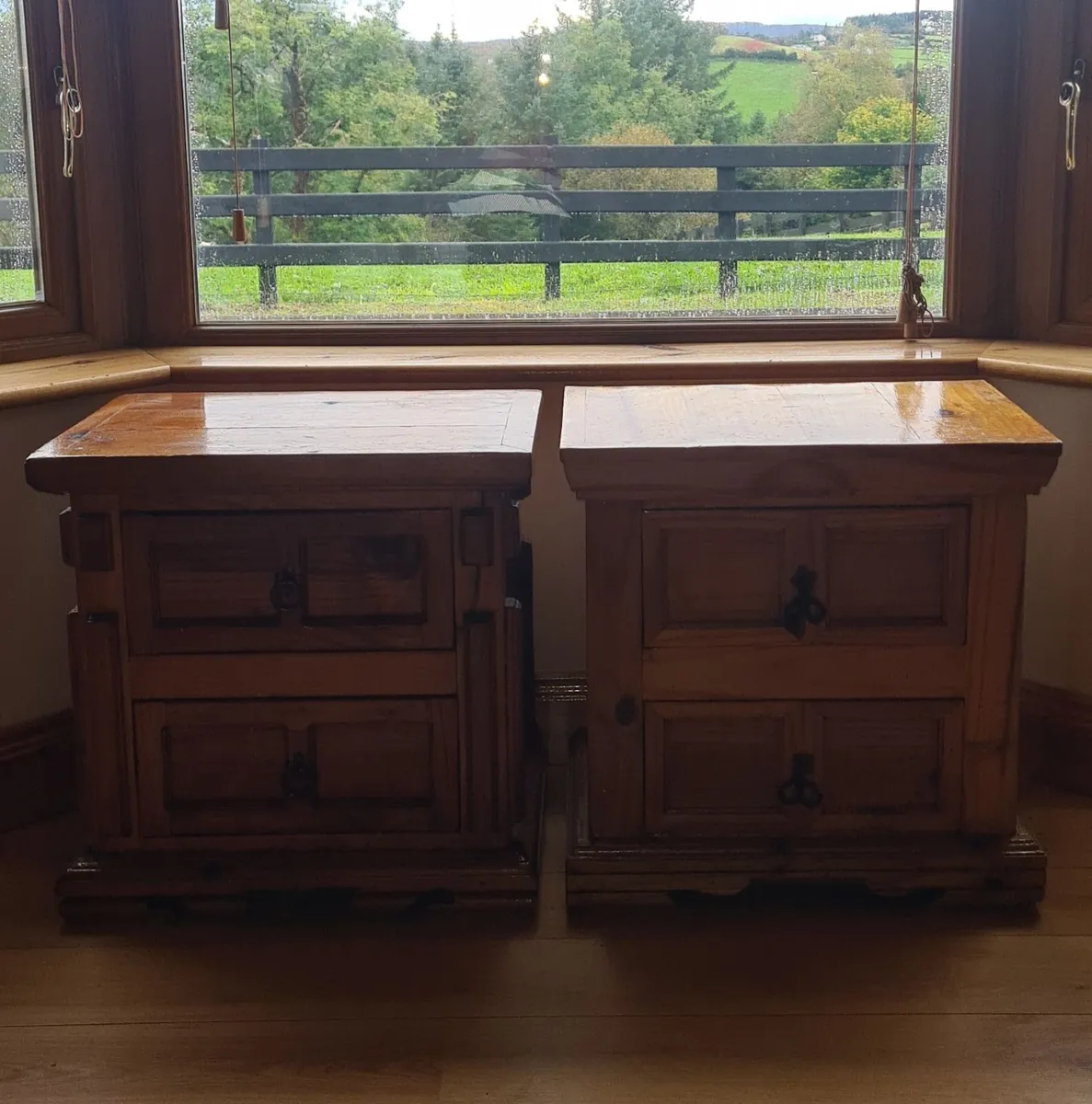 Coffee tables / Bedside lockers - Image 2
