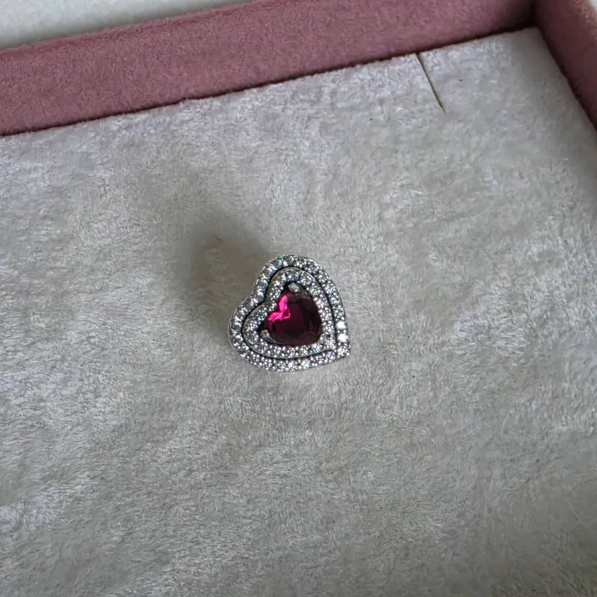 Pandora sparkling levelled heart charm - Image 2