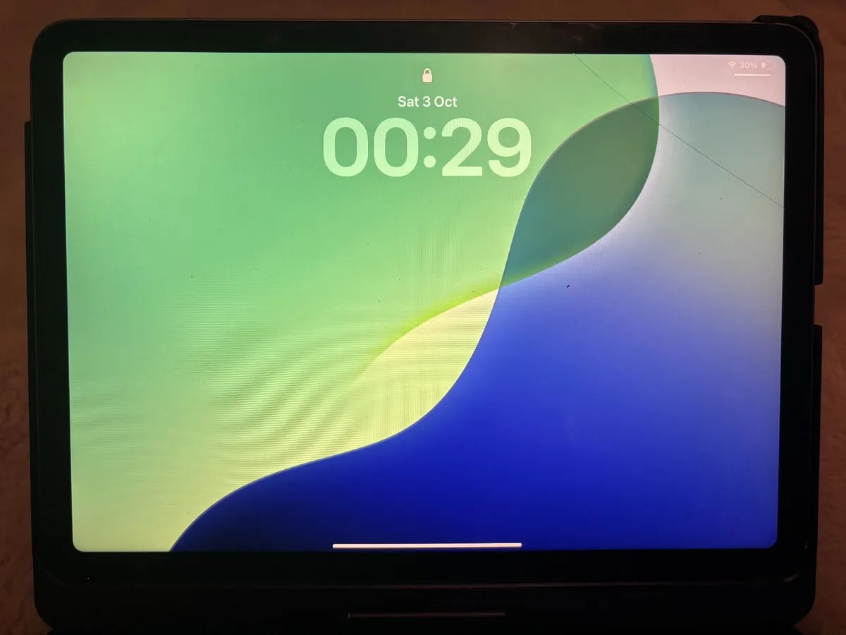 Apple iPad (4th Generation) 64GB - Image 2
