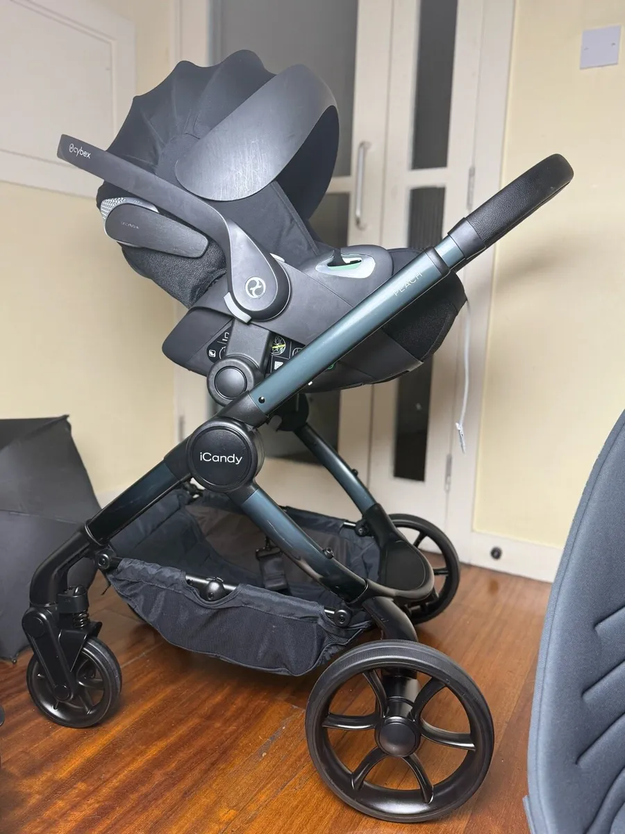 Icandy peach 8 Cybex cloud T carseat isofix base - Image 4