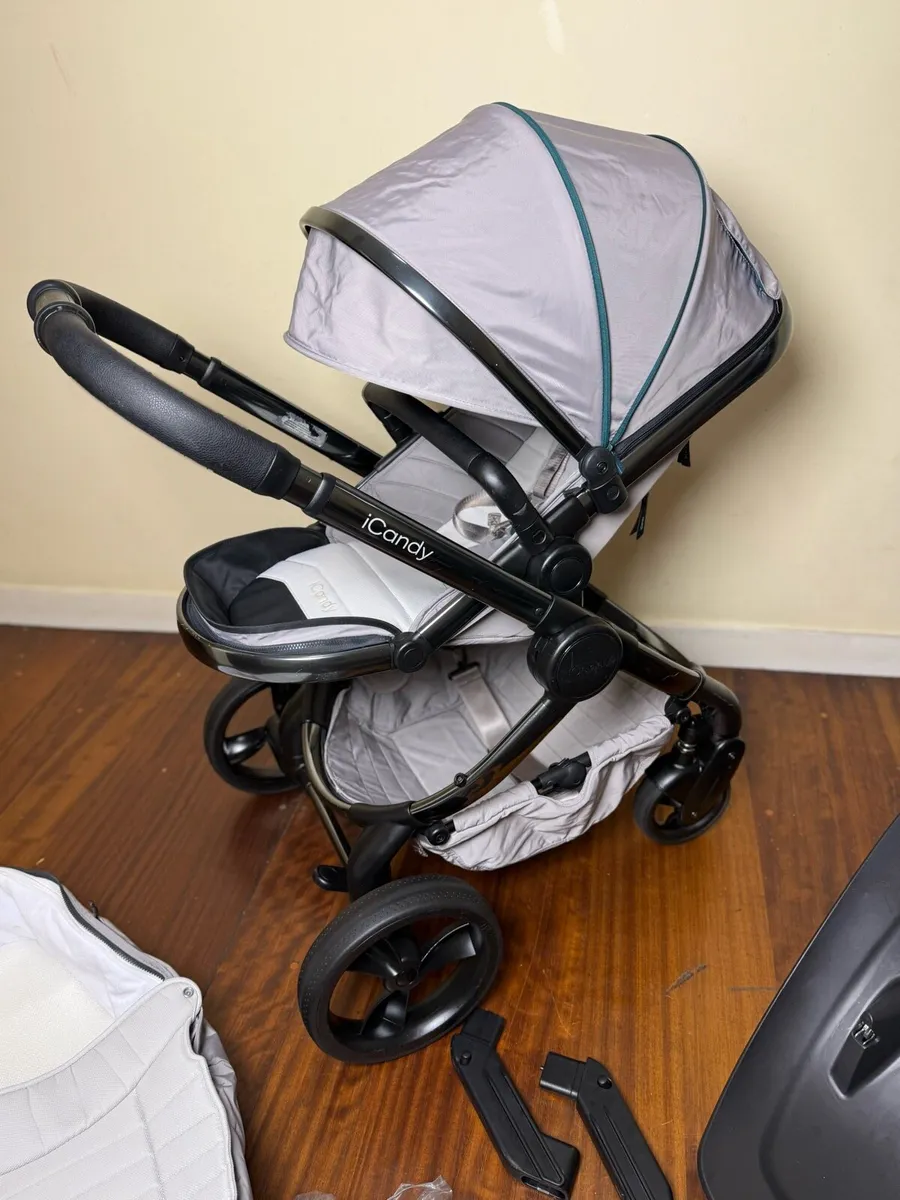 ICandy peach Cybex car seat with isofix base - Image 2