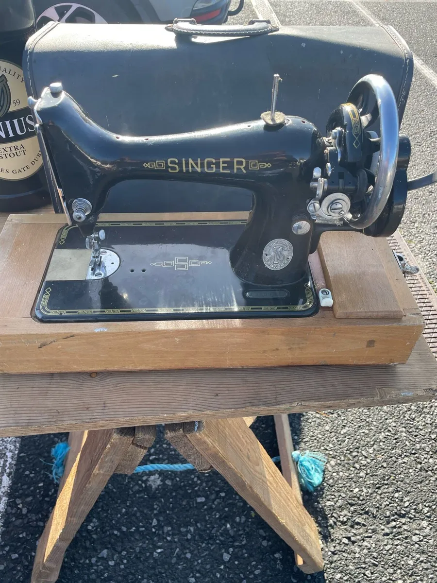 Vintage Singer Sewing Machine - Image 1