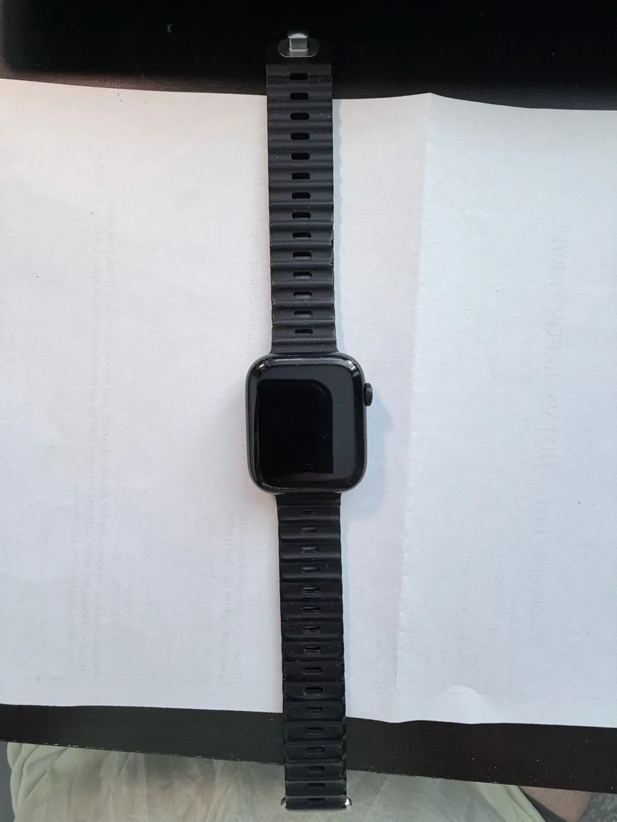 Apple Watch 7 45mm - Image 1