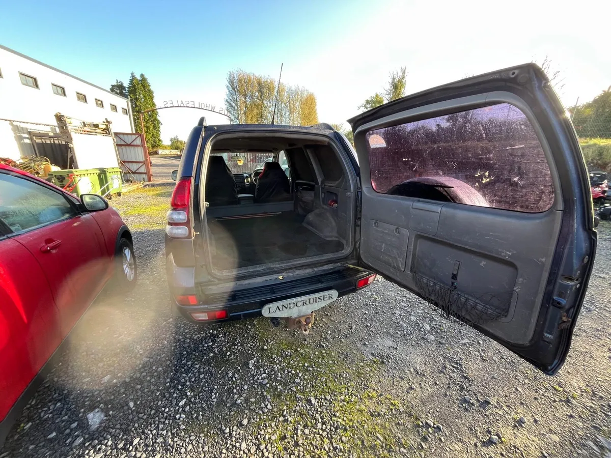 Toyota Land Cruiser 2005 LWB - 3.0L Diesel - Image 3