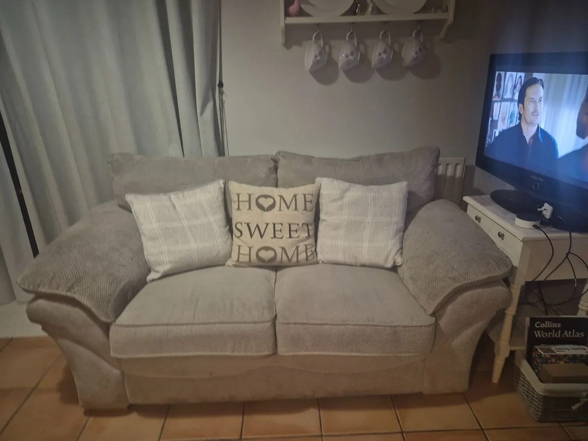 2 seater couch - Image 2