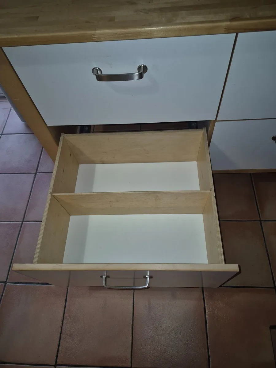 Kitchen unit/island - Image 4