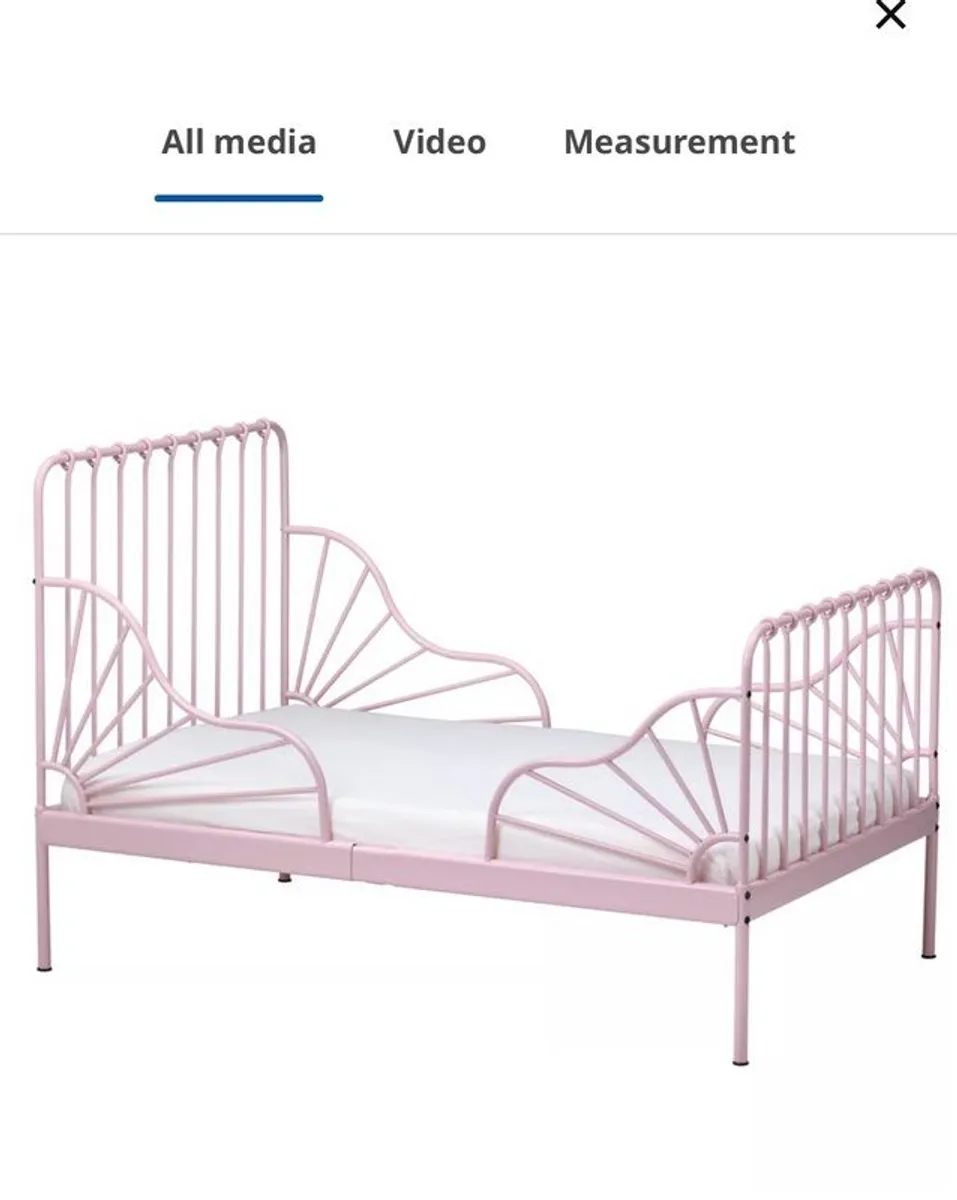 Kids pink bed