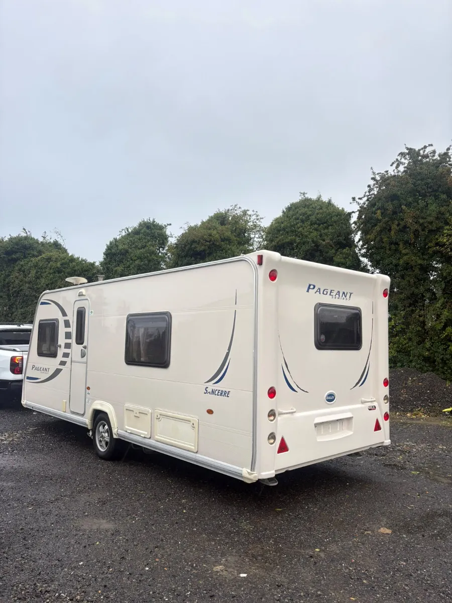 Bailey pageant Sancerre 4berth rear bathroom - Image 4