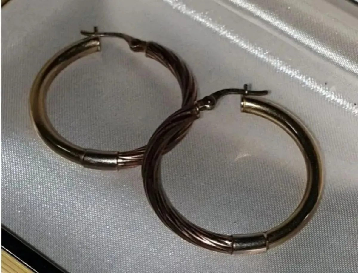 Vintage 14k Gold Duo Pattern Hoops - Image 2