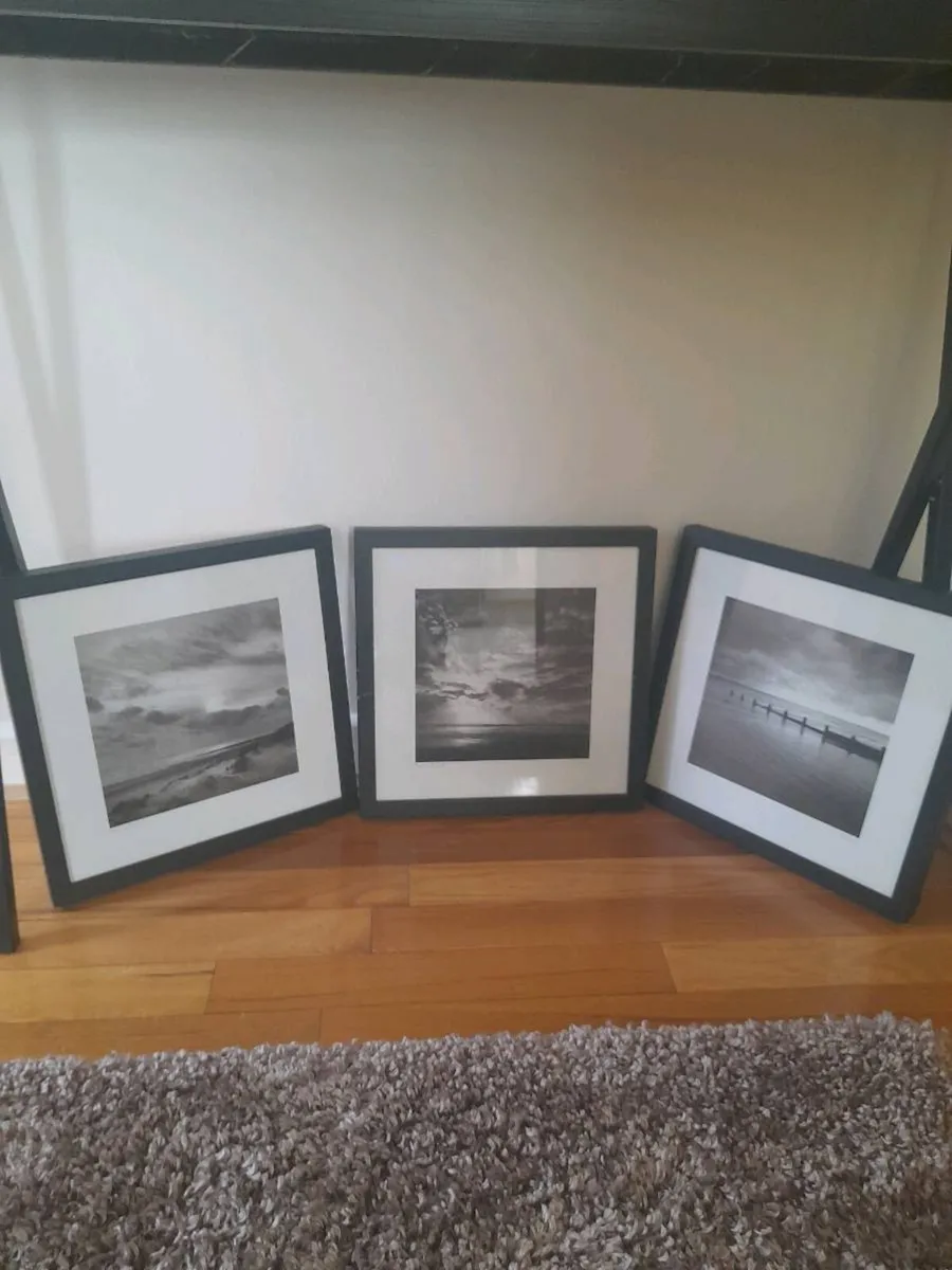 Set of 3 Framed Pictures Black/ White - Image 1
