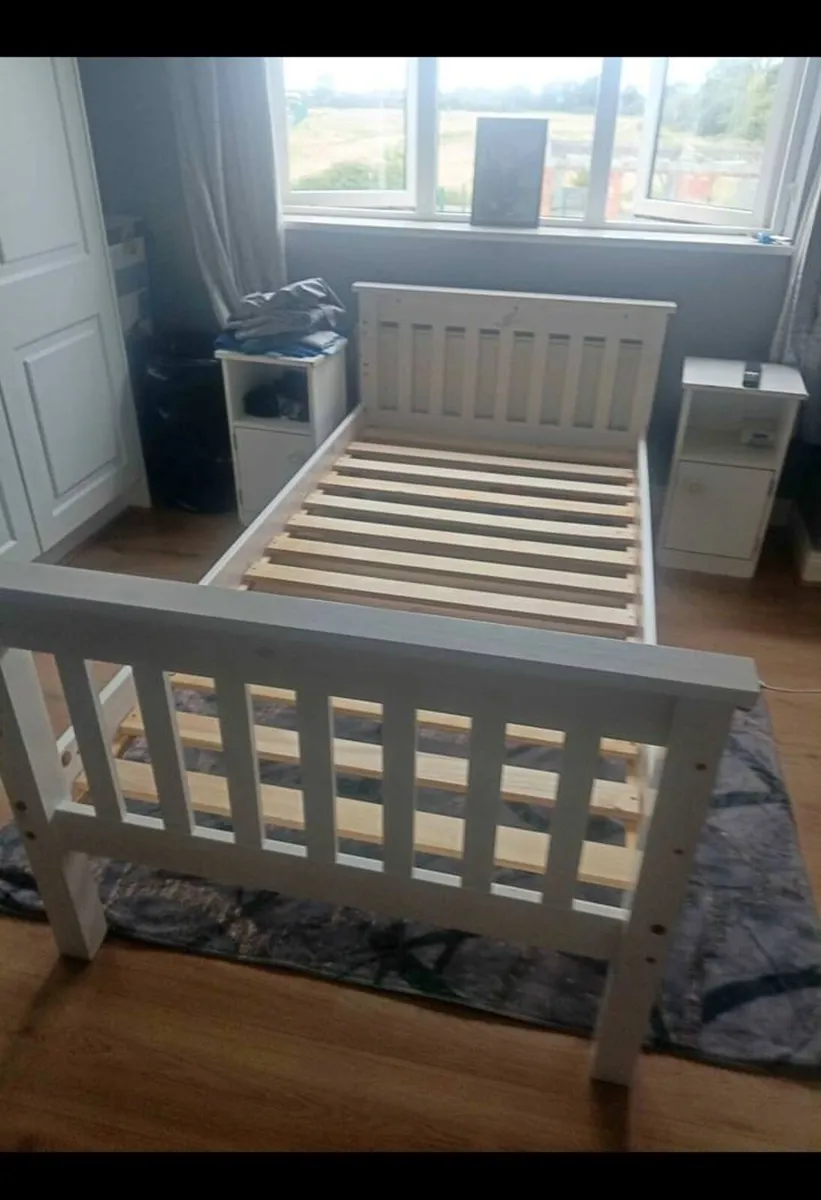 Single beds - Image 3