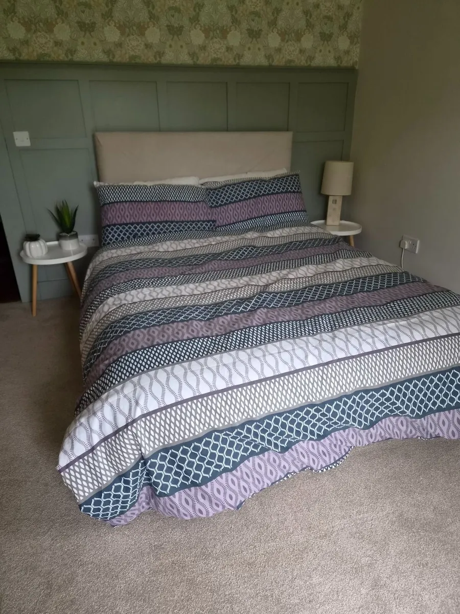 Double divan bed with headboard and covers - Image 1